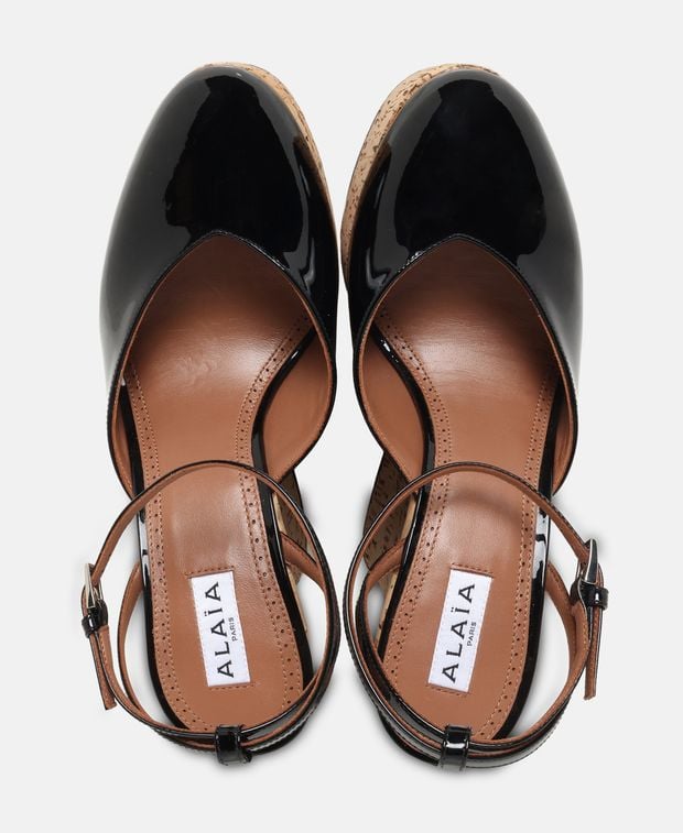 Alaia Wedge pumps