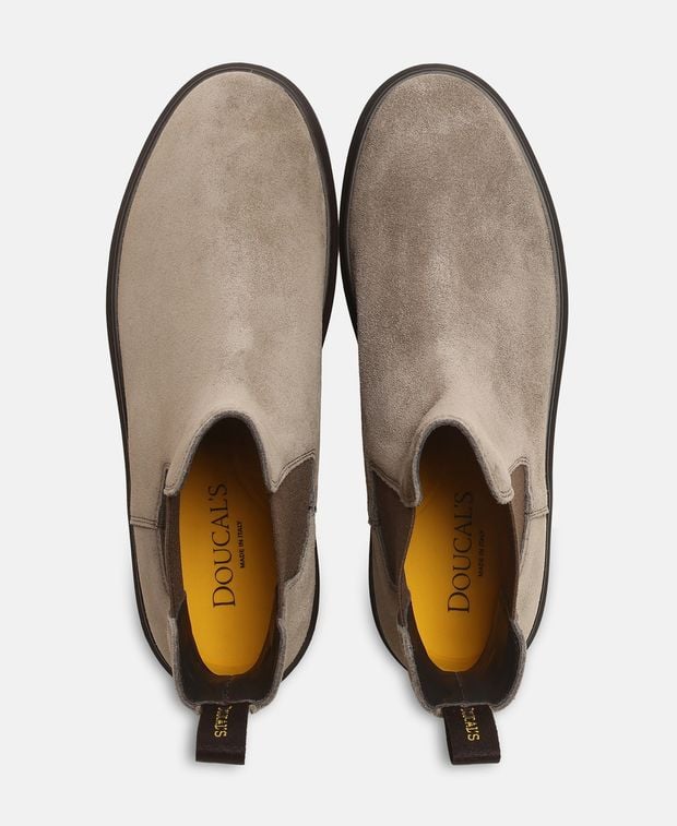 Doucal's Chelsea boots Alex