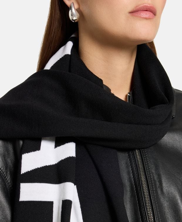 Off-White Wool scarf