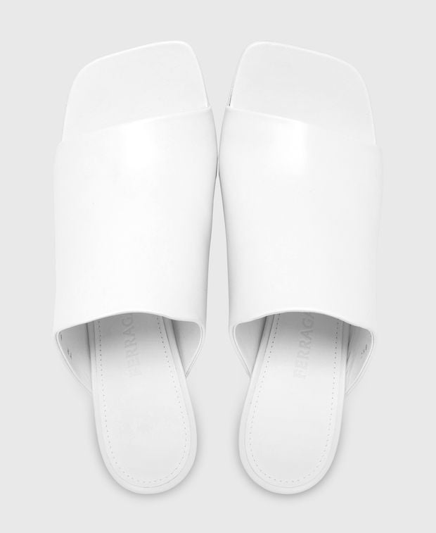 Salvatore Ferragamo Mules Era 85