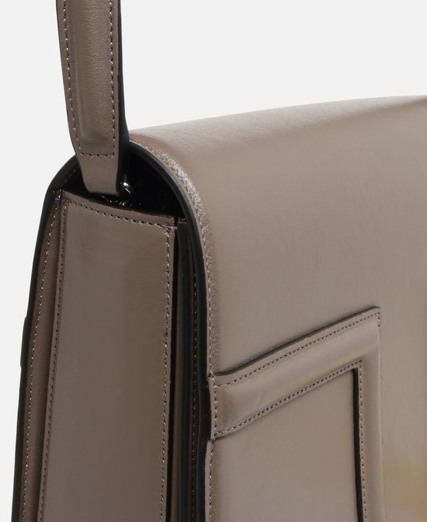 Toteme Leather shoulder bag T-Flap