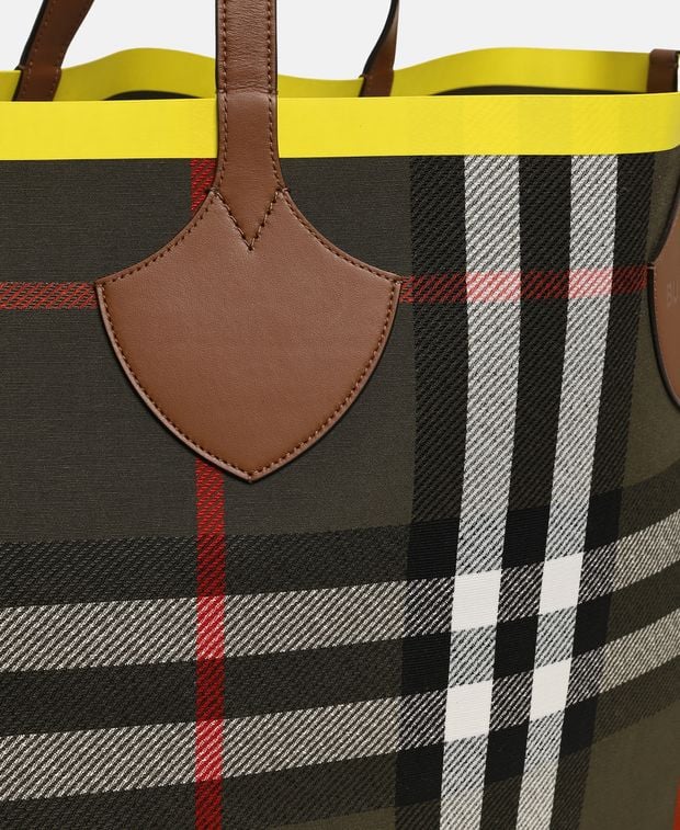 Burberry Shopper