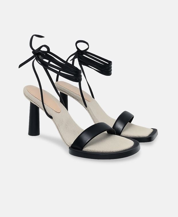 Jacquemus Sandals with calf lacing Les carre rond