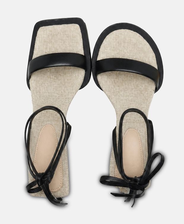 Jacquemus Sandals with calf lacing Les carre rond
