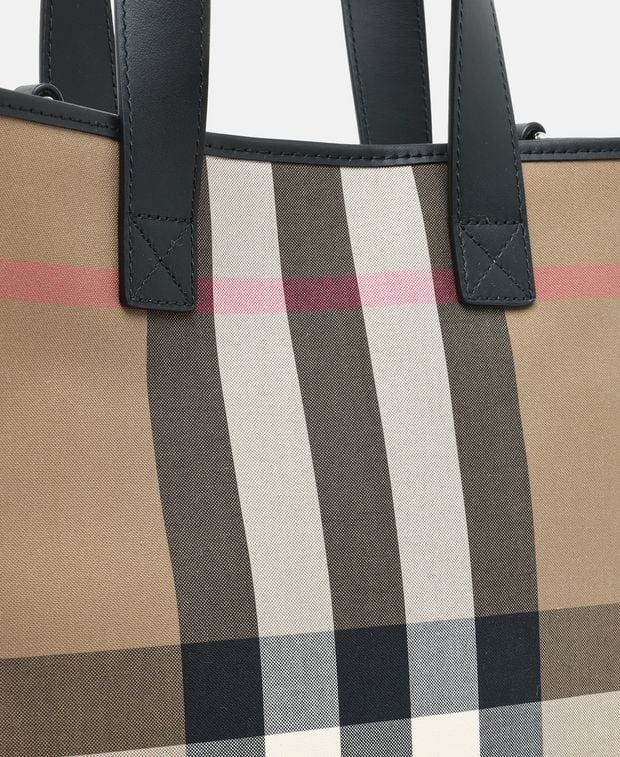 Burberry Tote Bag book