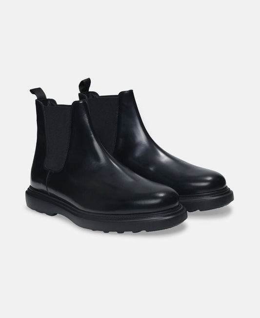 Stuart Weitzman Chelsea boots Amos
