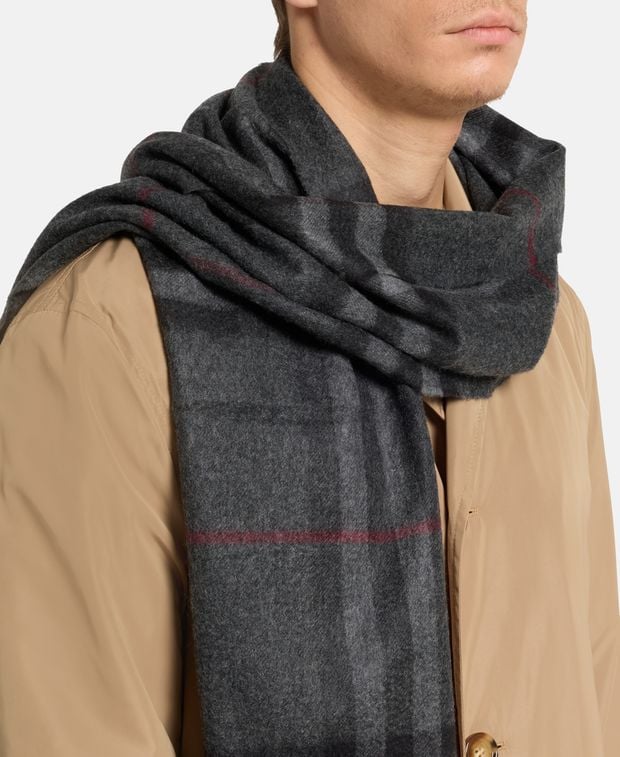 Burberry Cashmere scarf