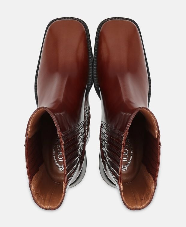 Tod's Chelsea boots