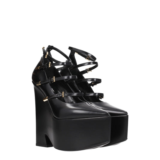 Versace Women's Pumps in Leather Black