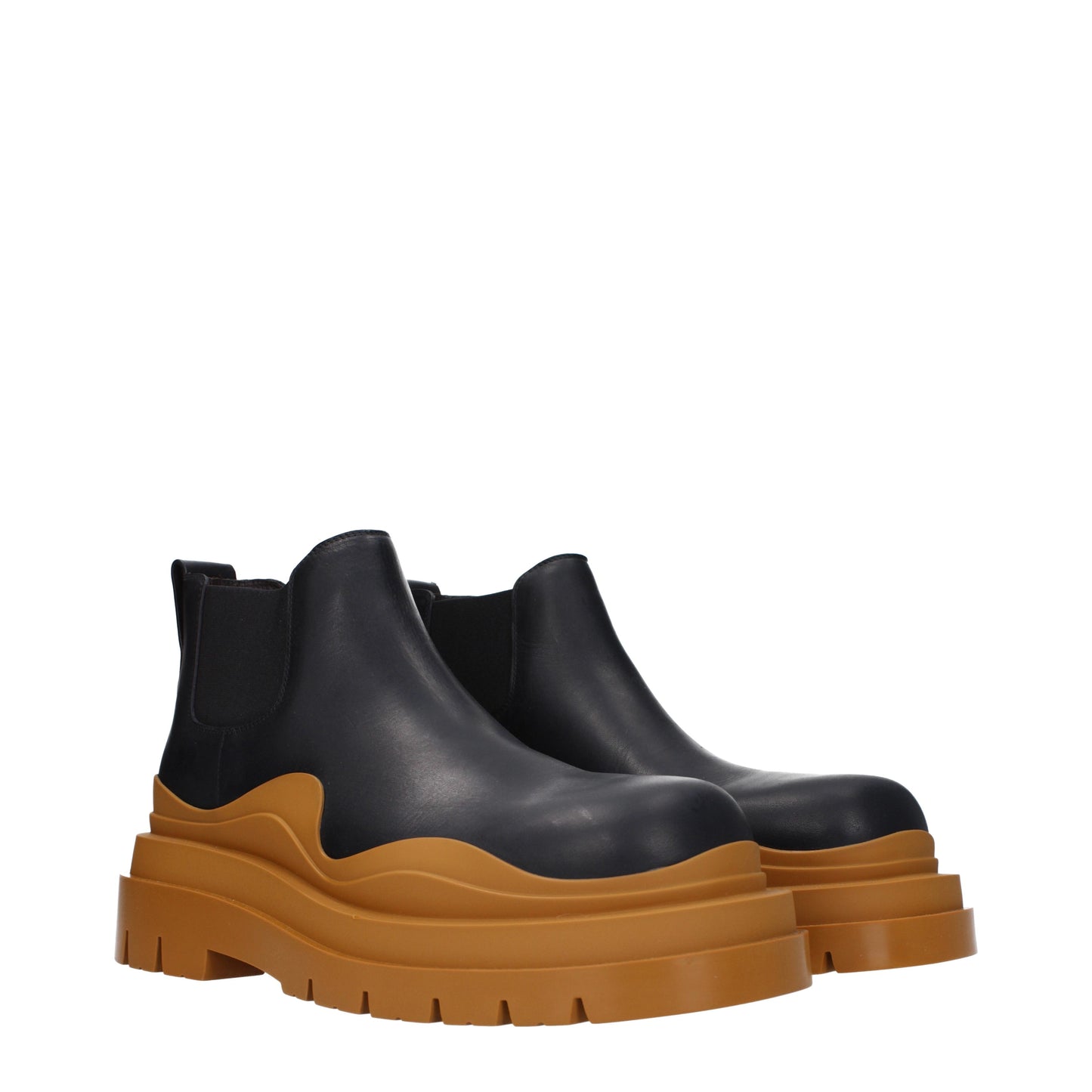 Bottega Veneta Men's Boots in Leather Black/Caramel